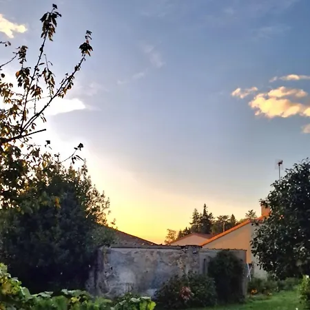 ô Volets Verts, House 70 M 2, Sleeps 6 Hébergement de vacances Pouzauges